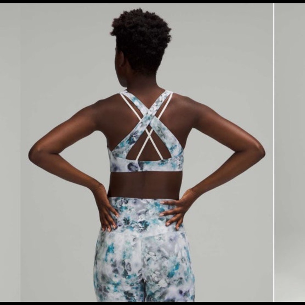 Lululemon sports bra